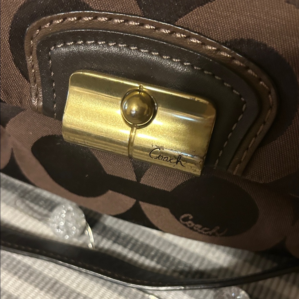 Coach Signature Hobo Shoulder Bag / Crossbody - Picture 3 of 12